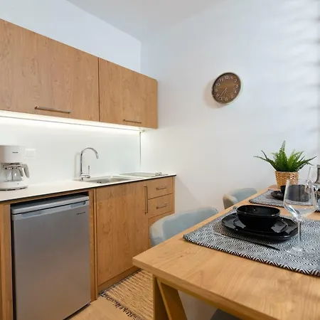 F & B Collection - Seaview Minilux Apartment *