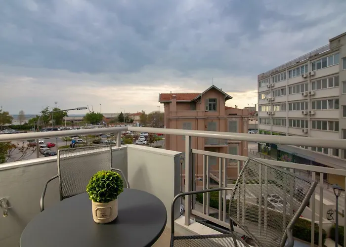 F & B Collection - Seaview Minilux Salonic